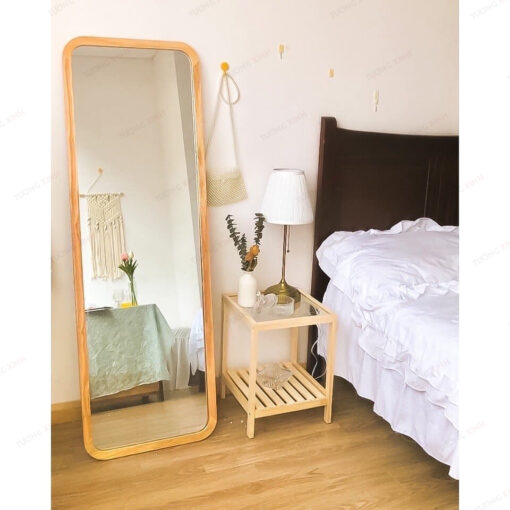 Lý do bạn nên sử dụng gương soi toàn thân có đèn 6 Gương soi toàn thân viền gỗ có chân GCS030