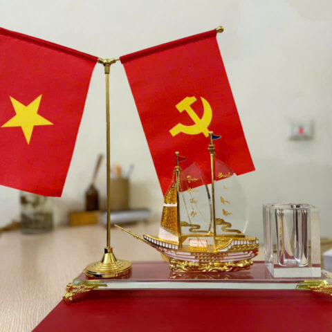Đồ decor trang trí để bàn đựng bút pha lê cao cấp quà tặng đối tác, doanh nghiệp ý nghĩa sang trọng QT252